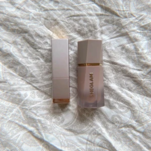 SHEGLAM smink - ‼️SÄLJS I PAKET‼️SHEGLAM läppstift i färgen ”NUDE”. Fick den, har aldrig använt den! SHEGLAM liquid contour i färgen ”GOLDEN SUN”, helt ny! Har legat bland annat smink & lyckats läckt på något sätt. FÖRST TILL KVARN!