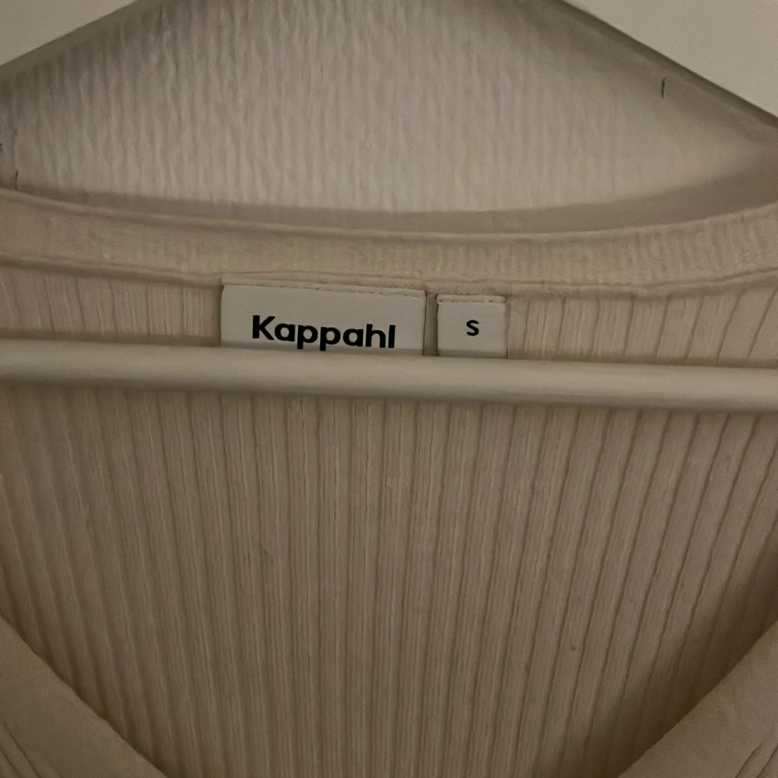 Ribbstickad kofta - 90