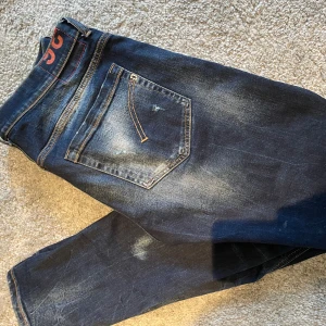 Dondup George  - Fräscha dondups i storlek 36, skick 9/10 Nypris runt 3200kr. ENDAST 949kr!