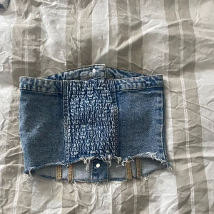 Jeans topp - Jeans topp i bra skick säljer för den inte passar 
