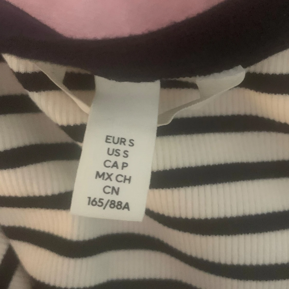 Randig topp ifrån H&M - 90