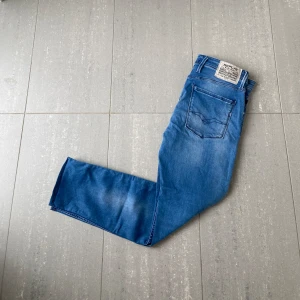 Replay Anbass Jeans  - Säljer nu dessa blå replay Anbass jeans, skriv för bilder/frågor🙌🏼