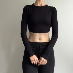 Crop top - Ribbad. 