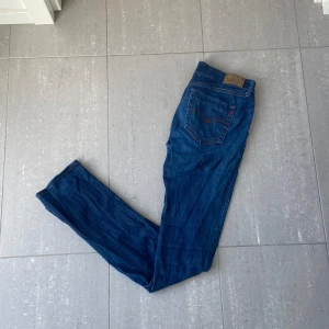 Replay Jeans  - Säljer nu dessa mörkblå replay jeans, skriv för fler bilder/frågor🙌🏼