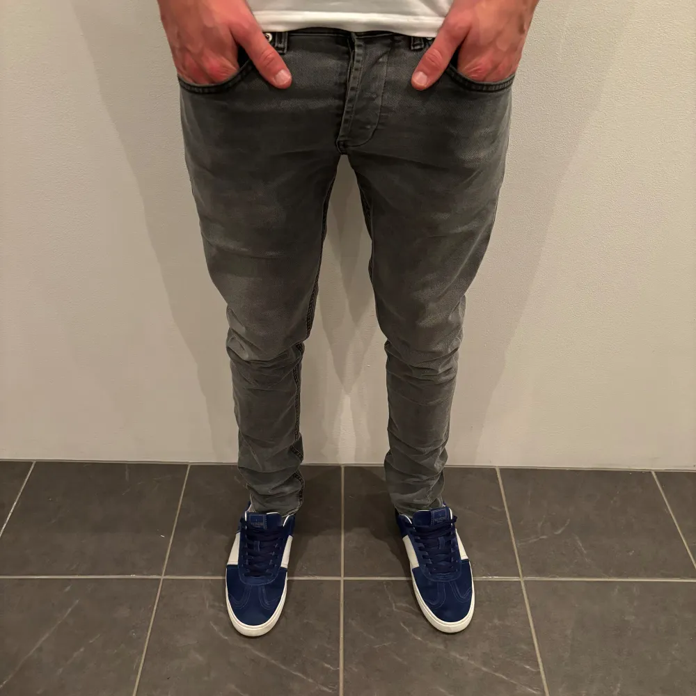 Dondup Jeans George! Trendigaste jeansen på marknaden.  Skick= 9,5/10 Ny pris= 4000 kr Säljs för= 999 kr. Jeans & Byxor.