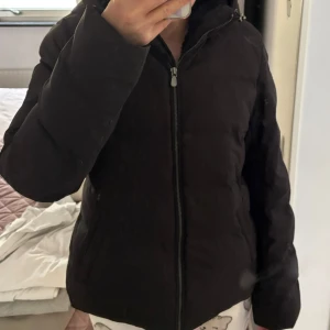 Jätte fin vinter jacka  - Jätte fin vinter jacka från Zara, är fluffig på insidan