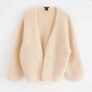 Lindex kofta - Säljer den populära Lindex koftan då jag inte får användning av den längre, sååååå fin💕💕💕💓