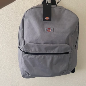 Ny Dickies ryggsäck - Ny med prislappen, ordinarie pris 399, Dickies märke