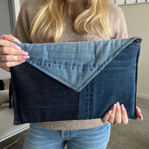 Jeans datorfodral - Detta fodralet har måtten 35x24❤️❤️Kolla gärna in våra andra inlägg!!