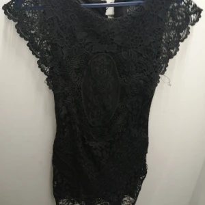 Klänning - Kort svart klänning 