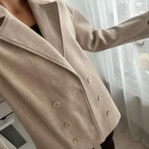 Kort kappa  - Superfin kort kappa från NA-KD! Strl 34!🤍