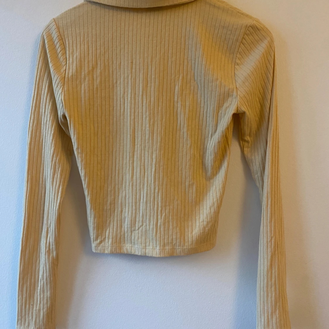 Beige ribbad tröja - 90