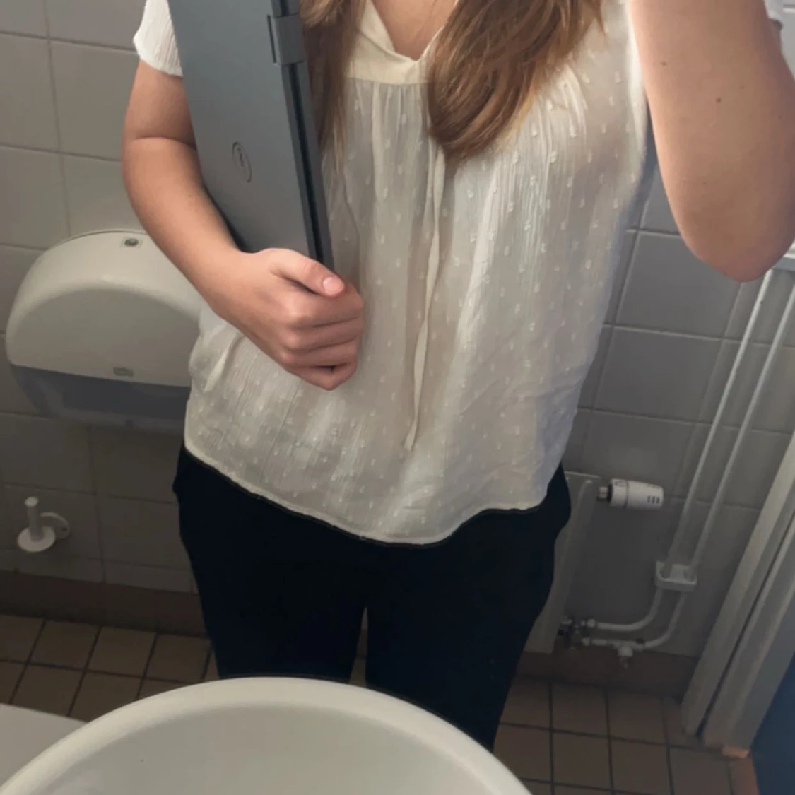 Vit blus med knytband - 90