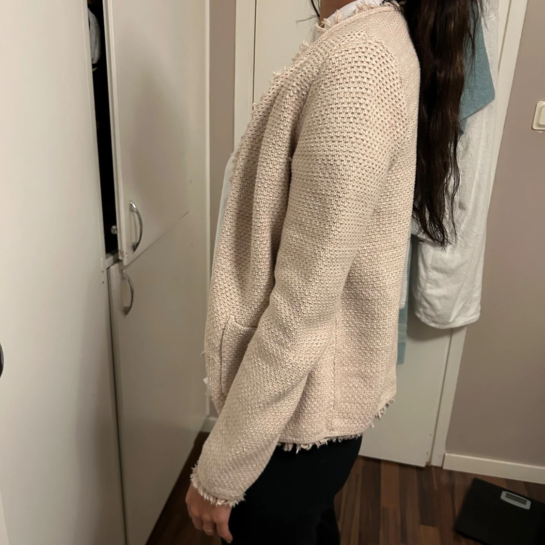 Beige stickad kofta  - 90