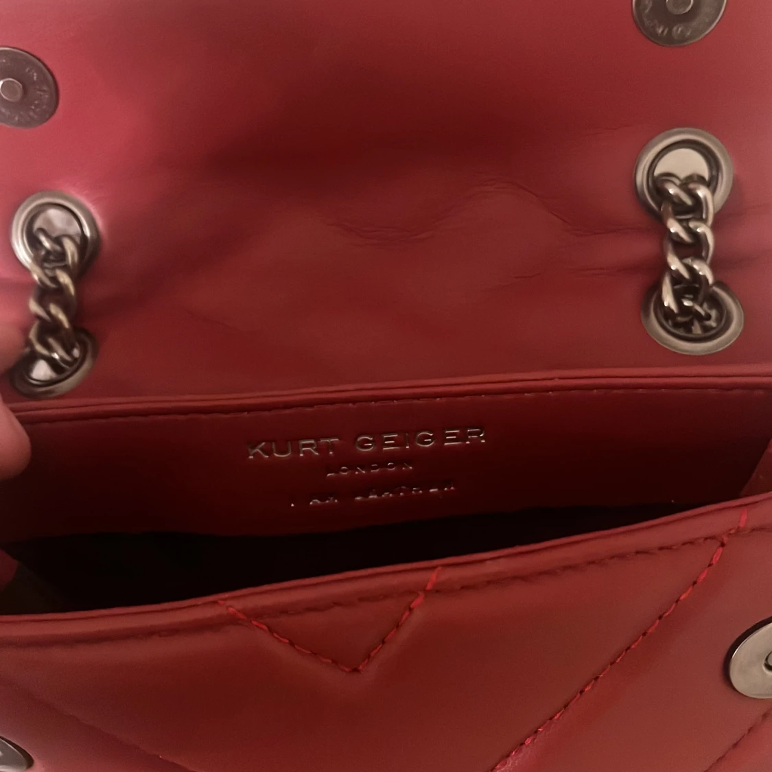 Röd axelväska från Kurt Geiger - 91