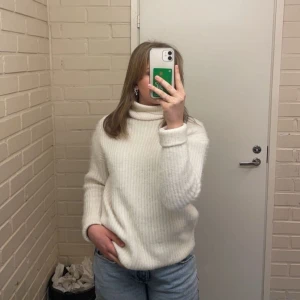stickad tröja - Super varm och mysig stickad polo.💞 Perfekt nu till vintern💗