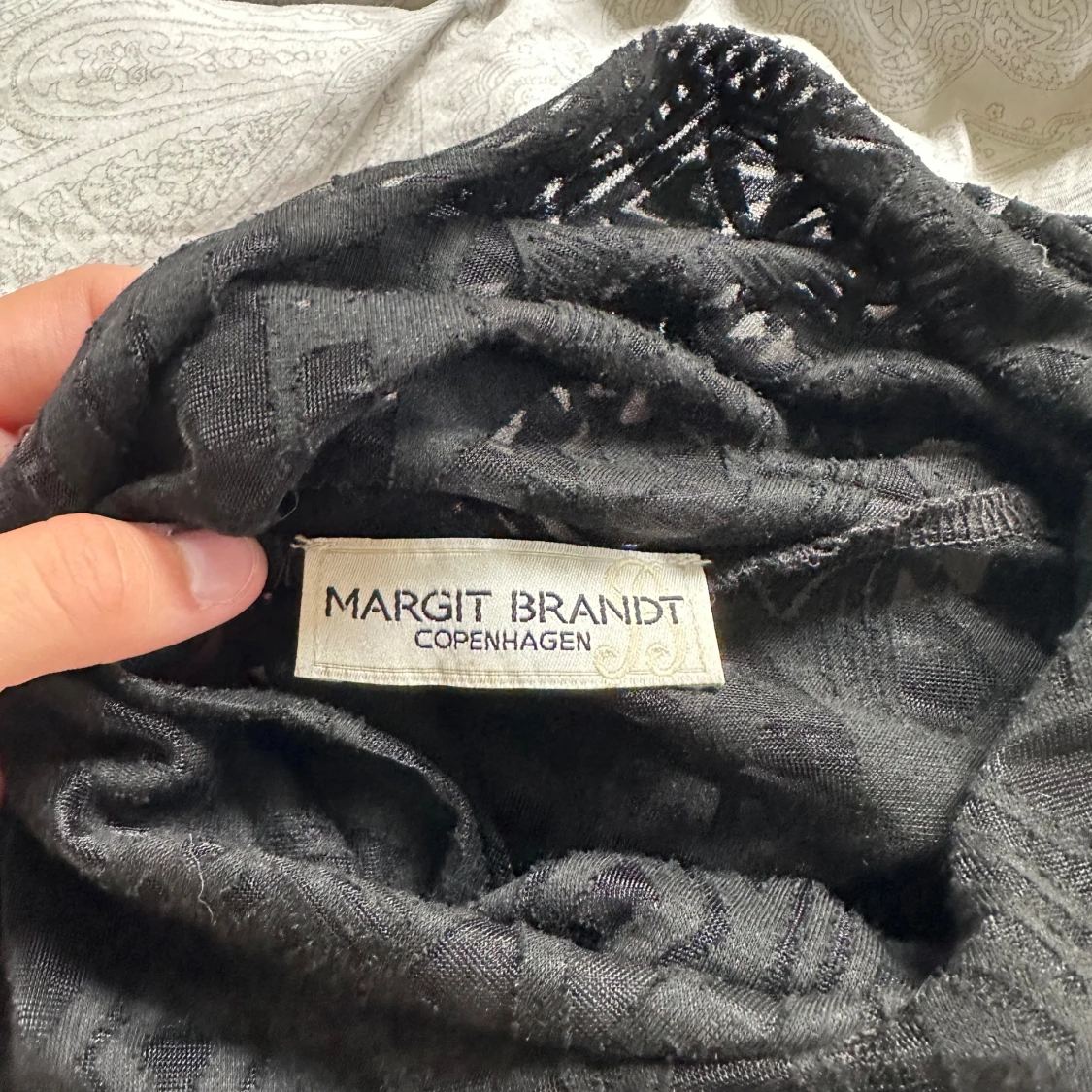 Svart mönstrad topp från Margit Brandt - 91