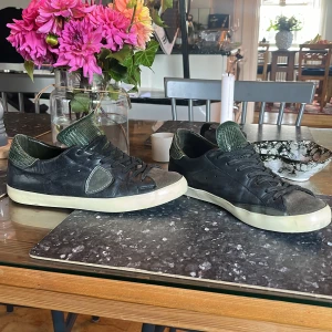 Philippe Model  - Philippe Model som är storlek 41 Typ som nya, skick 9/10 Nypris 4500kr Dustbag ingår