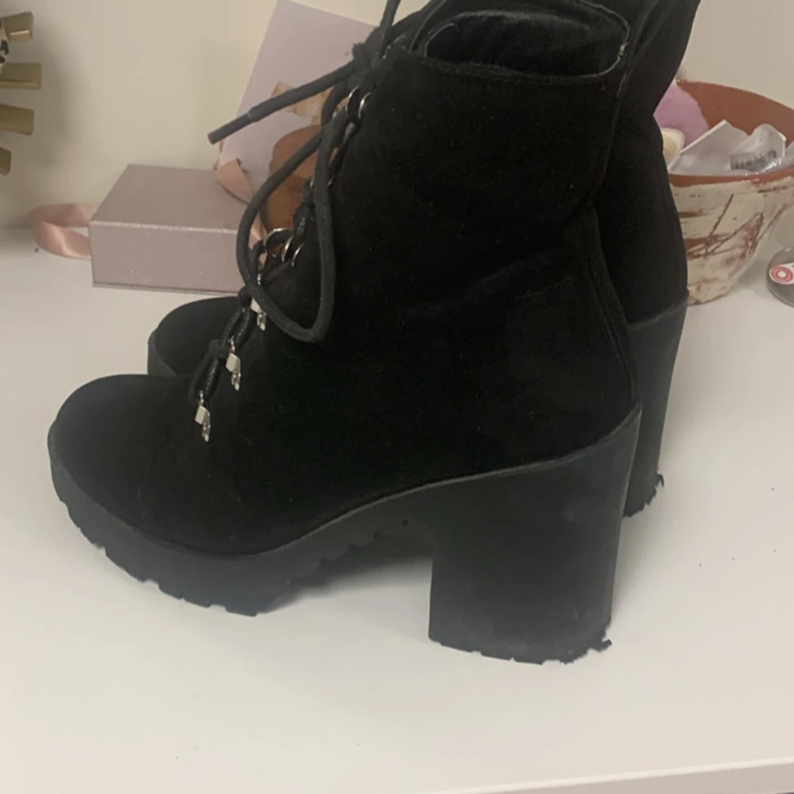 Nya skor i bra skick  - 91