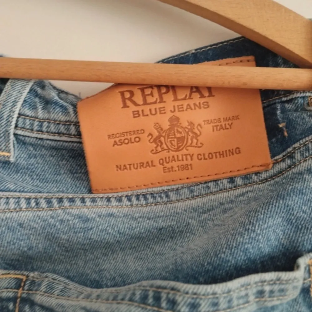 Replay jeans i mycket bra skick skriv om du är intresserad priset diskuteras vid snabb affär 🍾🍾. Jeans & Byxor.