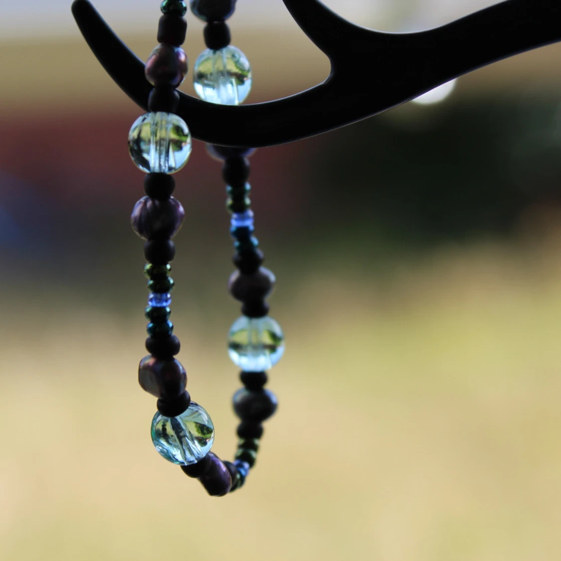 Pärlarmband med gröna och svarta pärlor - 90