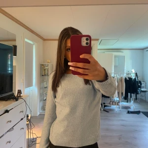 Stickad tröja - Ljusblå stickad tröja från vero moda ❤️ knappt använd! Skriv till mig för mer info o bilder❤️