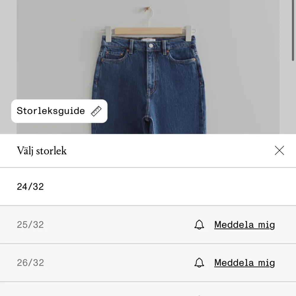 OBS första bilden från hemsidan är samma modell som mina men inte samma färg, dom jag säljer är samma modell fast ljusare!!! Utsvängda med hög midja, säljer pga för små! . Jeans & Byxor.