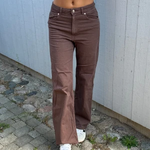 Bruna Jeans - Bruna jeans från H&M! Perfekta till hösten!🤎