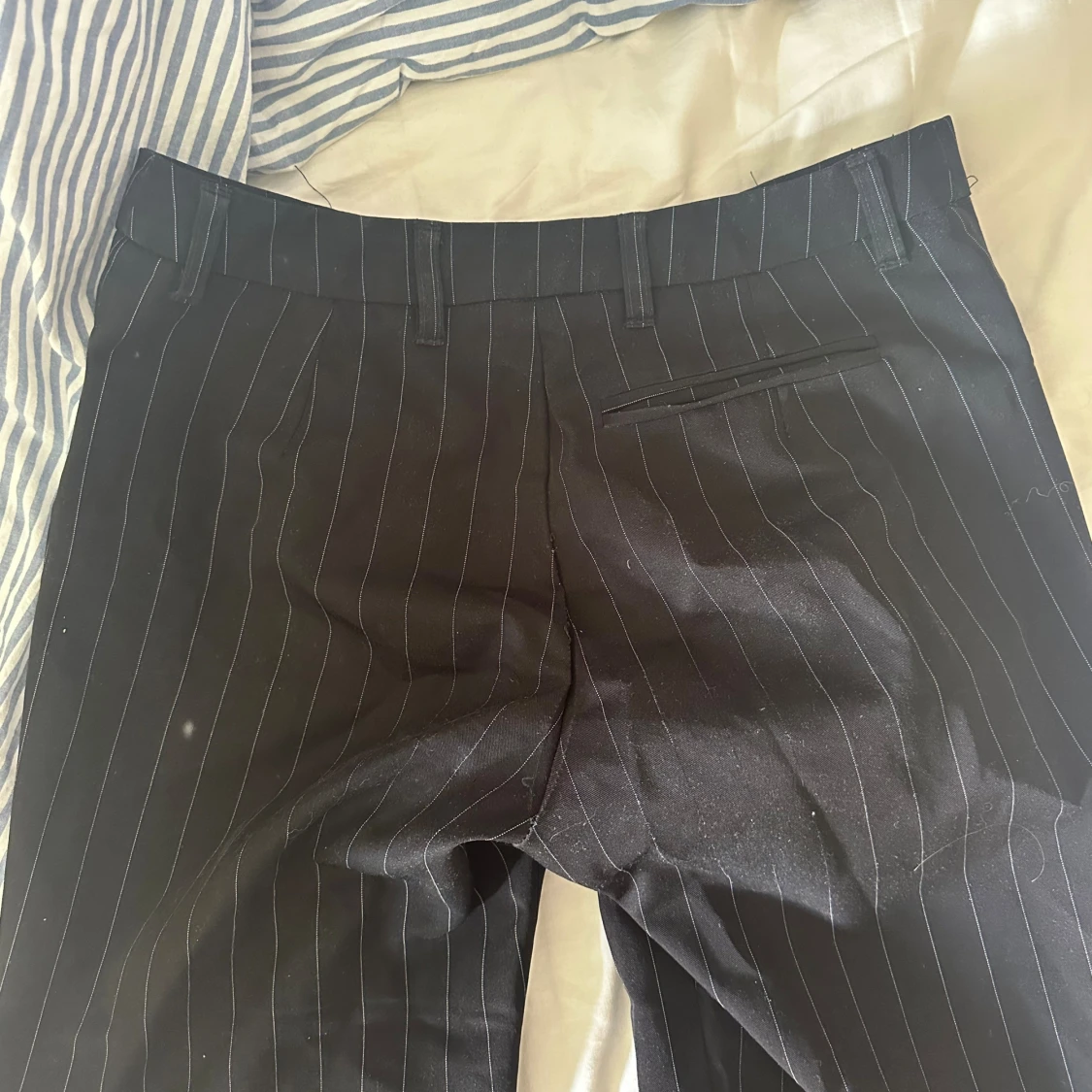 Svarta kostymbyxor  - 90
