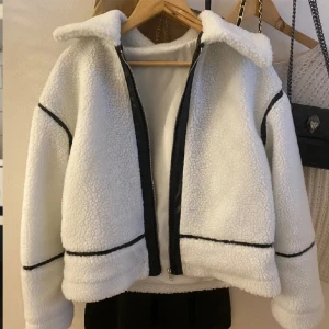 Teddy jacka - Jättefin jacka som inte kommer till användning längre