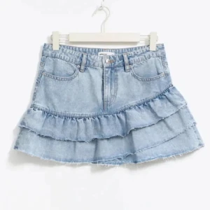 Volang kjol - Säljer till en tjej