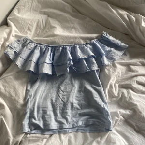 Jätte fin Off shoulder tröja - Jätte fin tröja helt oanvänd