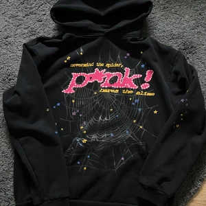 Sp5der hoodie - Sparsamt använd, bra kvalitet. Skriv om något undras 🙏