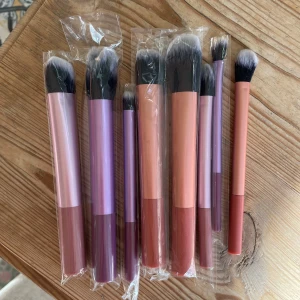 Oanvända sminkborstar - Aldrig använda.