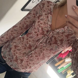 Söt blus  - Jätte fin blus!!