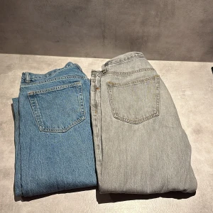Weekday Jeans  - Två par snygga jeans från Weekday. Skick 8-9/10. Storlek: W30 L32 i modellen space på båda. Nypris 600kr styck. Mitt pris 299kr för båda!!