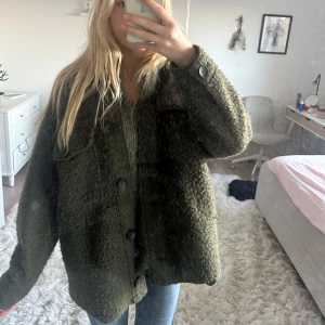 Mörkgrön jacka - Super mysig kappa/jacka 