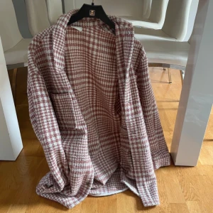 Skjorta/Kappa - säljer åt min mamma, storlek 38.
