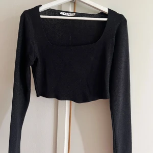 Glitter top - Glittrig tunn stickad tröja, helt ny 