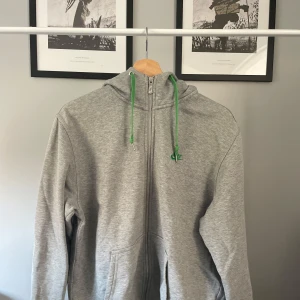 Nike hoodie - Hoodie med zip från Nike 