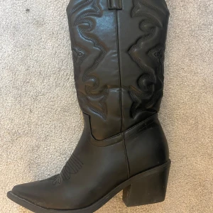 Boots - Säljer mina boots från boohoo som inte kommer till användning längre