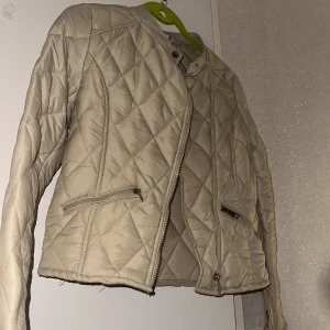 Höst jacka  - Beige höstjacka