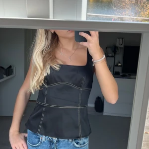 Svart topp - Svart topp 