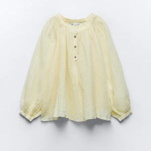 Sommar blus  - Super söt blus från zara i strl S aldrig använd 