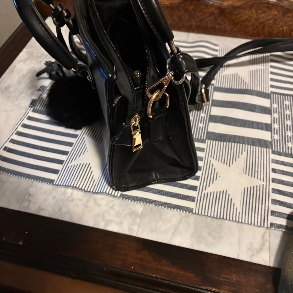 Svart handväska  - 2