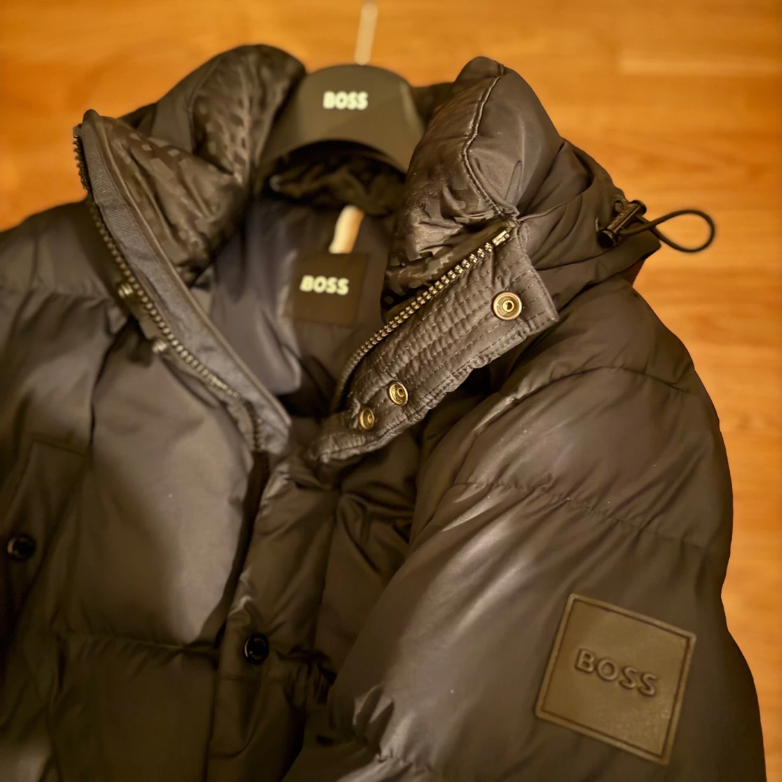 Svart dunjacka från Boss - 1
