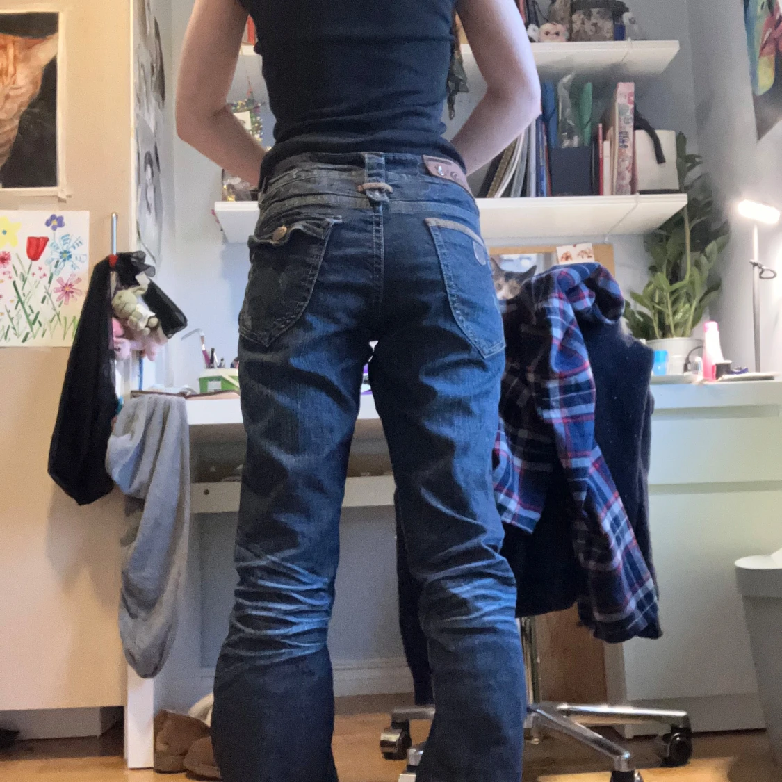 Mörkblå jeans med bootcut - 2