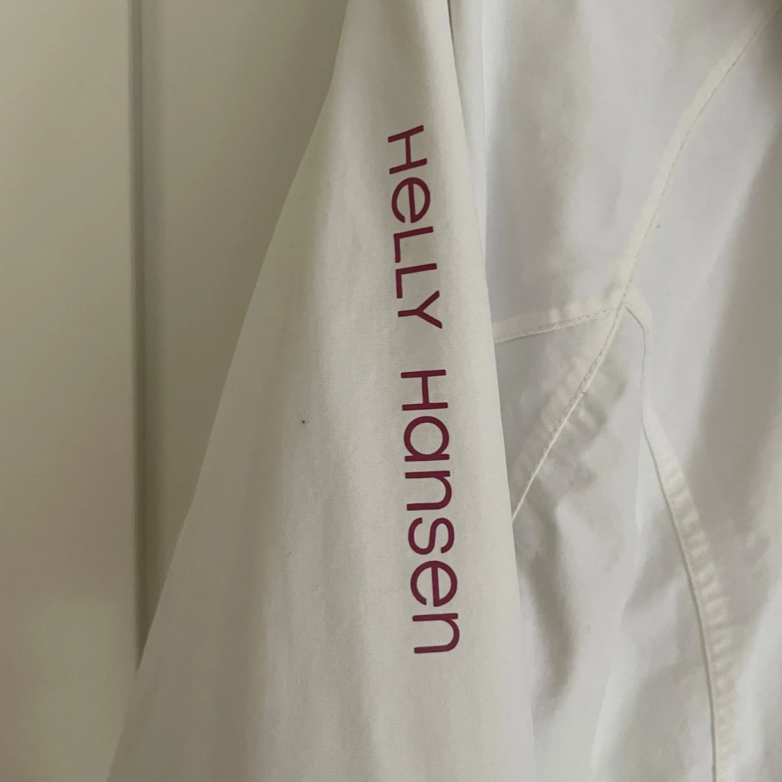 Vit damskidjacka från Helly Hansen, strl M - 2