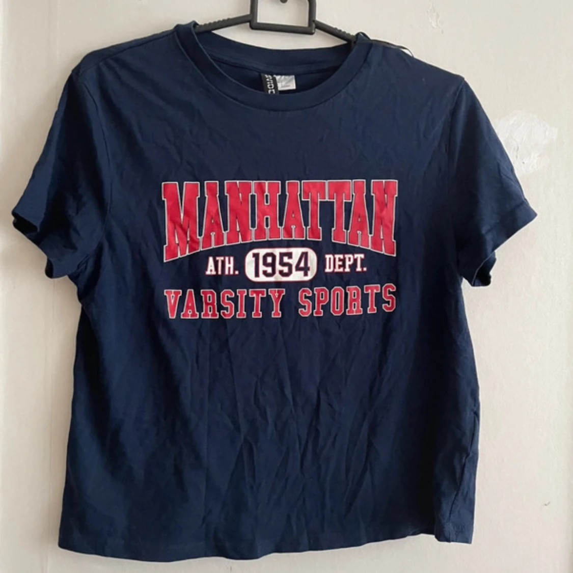 Mörkblå t-shirt från Divided