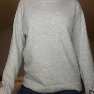 Stickad tröja - Turkos stickad tröja från vero moda i strl M 🫰